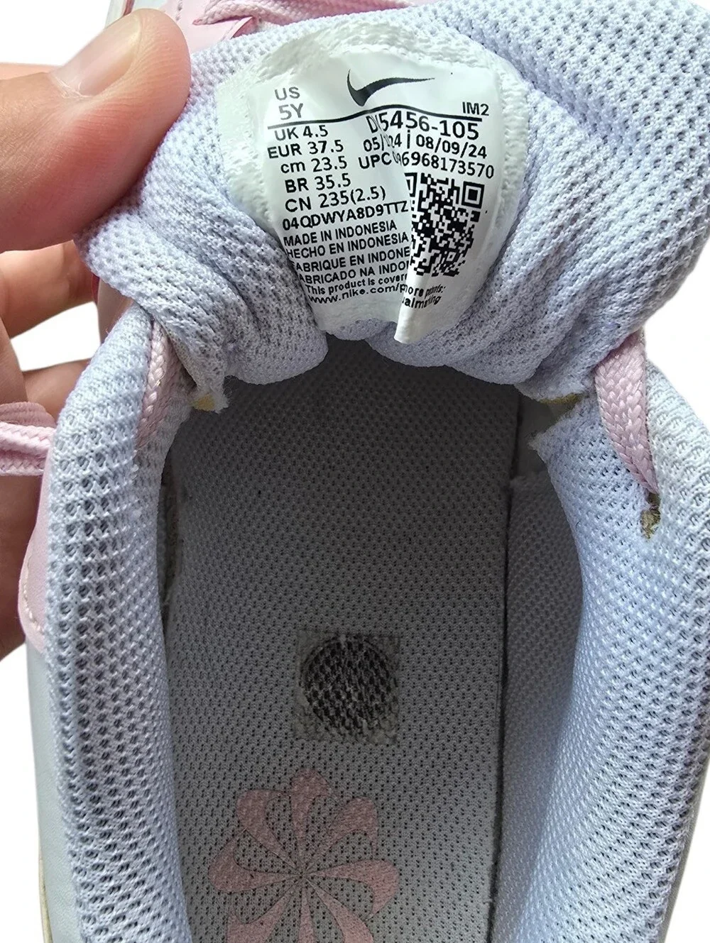 Nike Dunks Pink and White Low-Top Sneakers Size 5Y